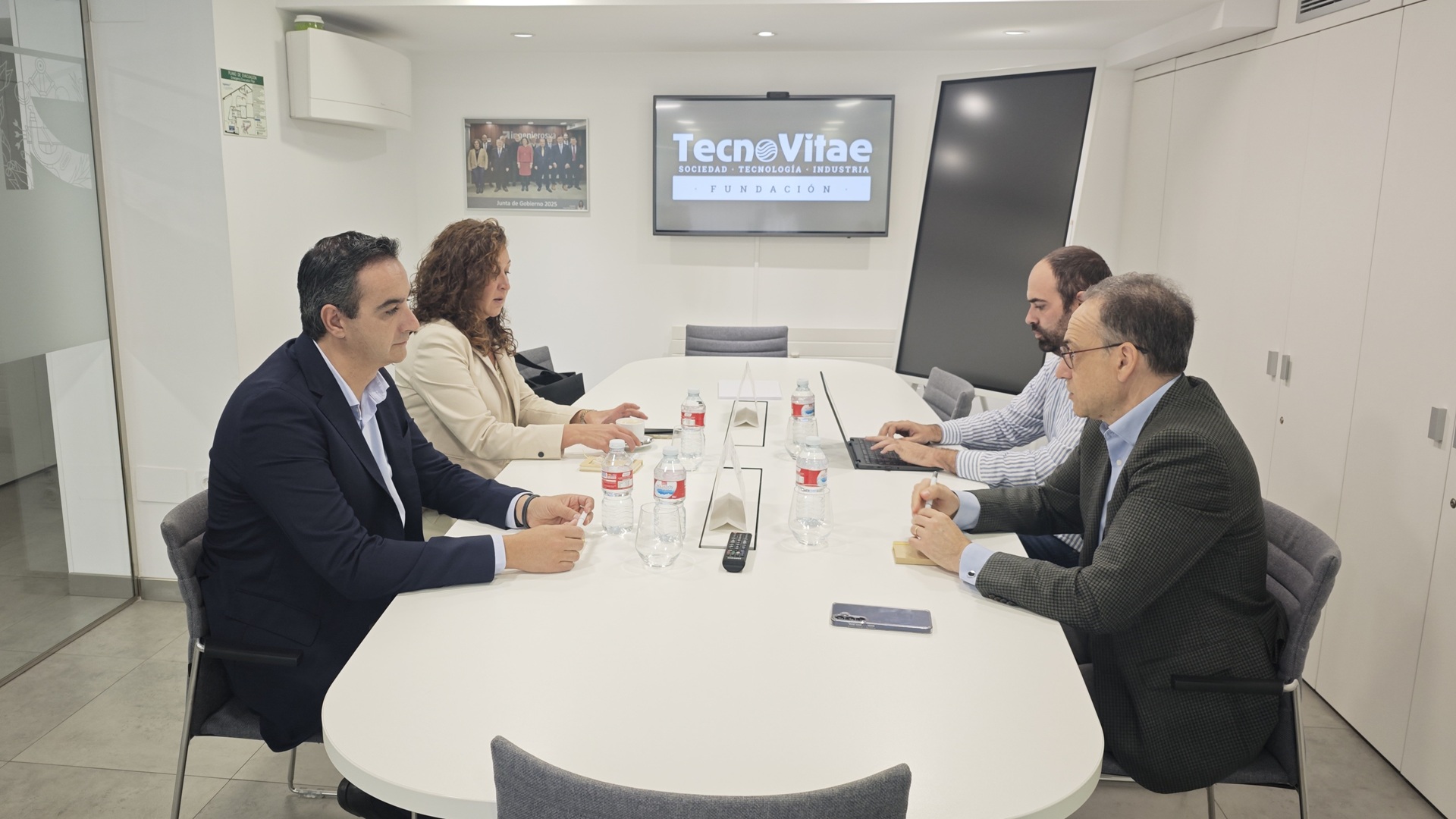 La Fundación TecnoVitae y Evolution sellan un acuerdo para favorecer el acceso a la financiación de proyectos innovadores