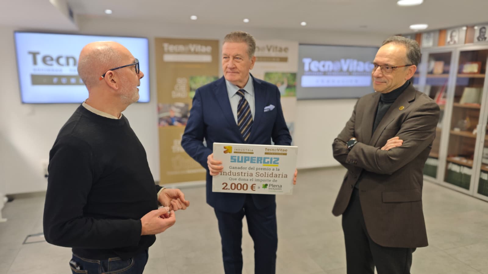 TecnoVitae entrega a Plena Inclusión 2.000 euros donados en los VIII Premios de la Industria en España