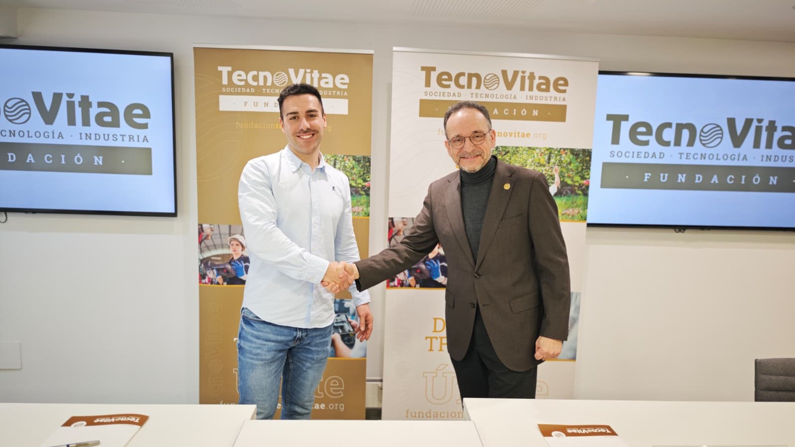 La Fundación TecnoVitae y Muévete Conmigo firman un acuerdo para impulsar la salud activa en el ámbito laboral