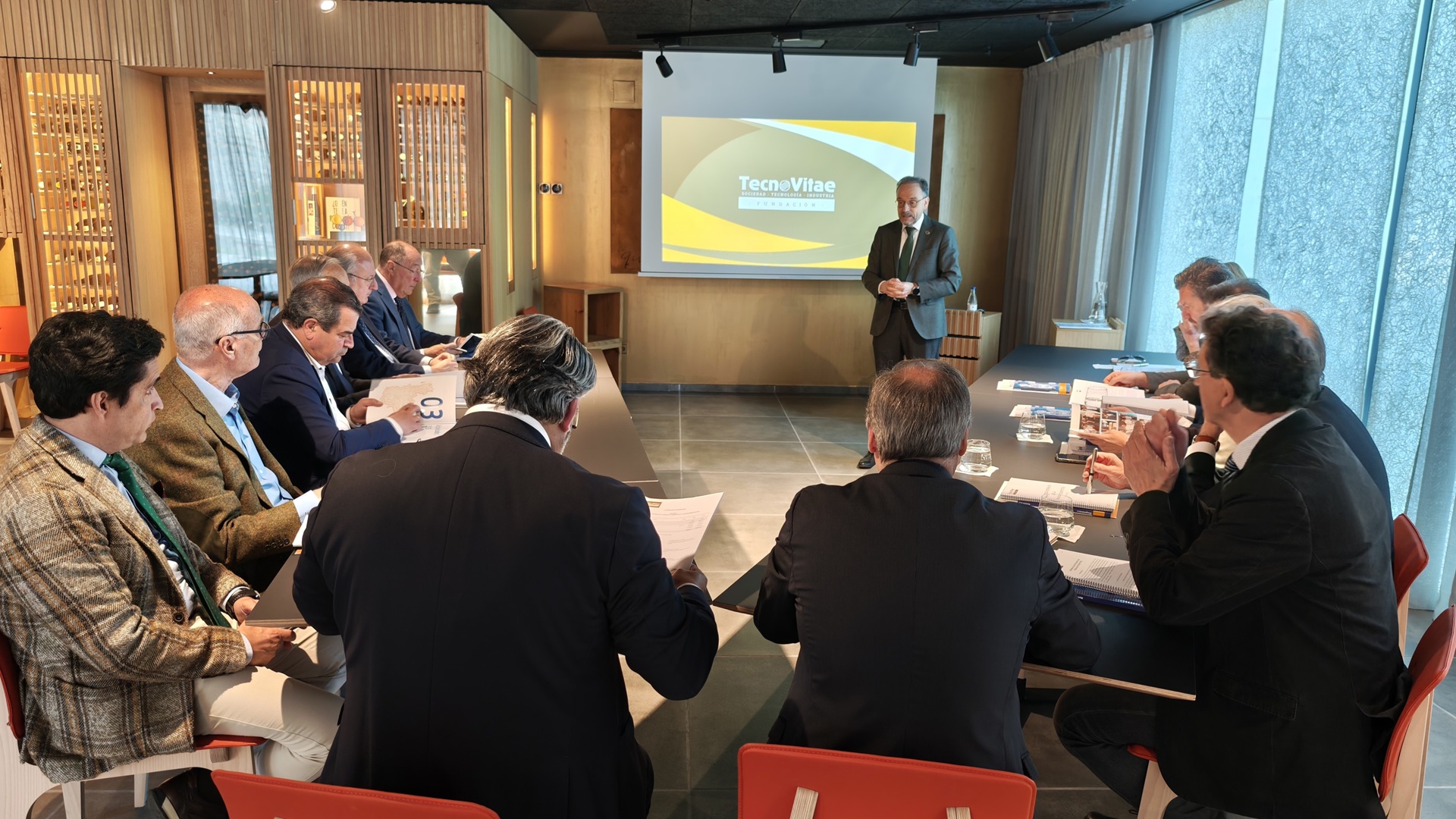 TecnoVitae refuerza su compromiso con la sociedad, la tecnología y la industria en la reunión de su Patronato